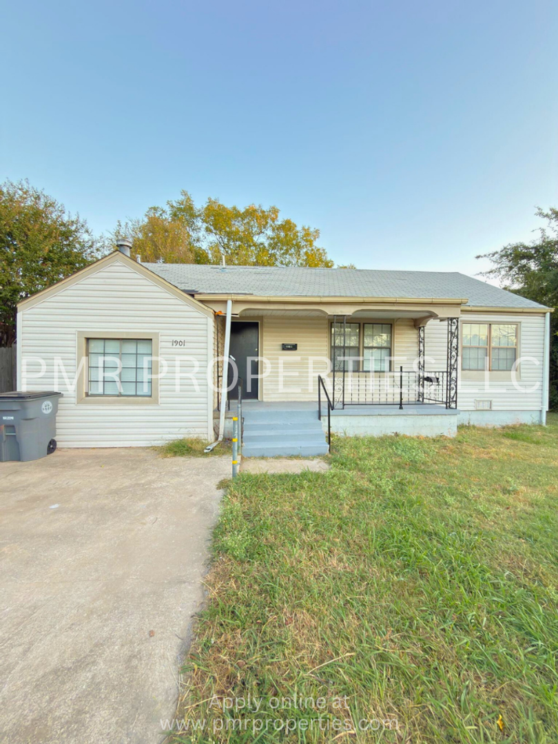 Lawton House: 1901 NW Cherry Ave