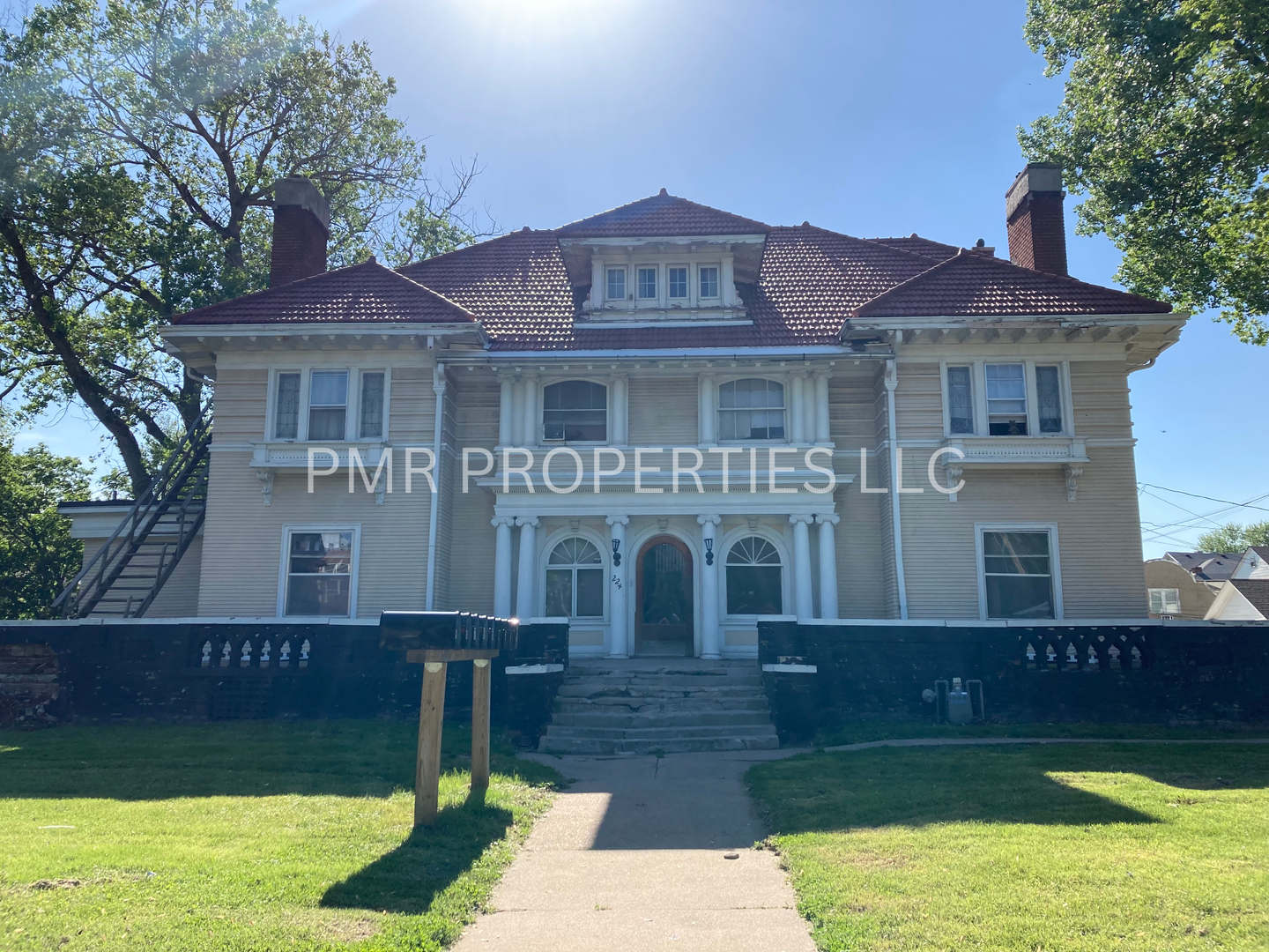 Council Bluffs Apartment: 224 S. 8th Street