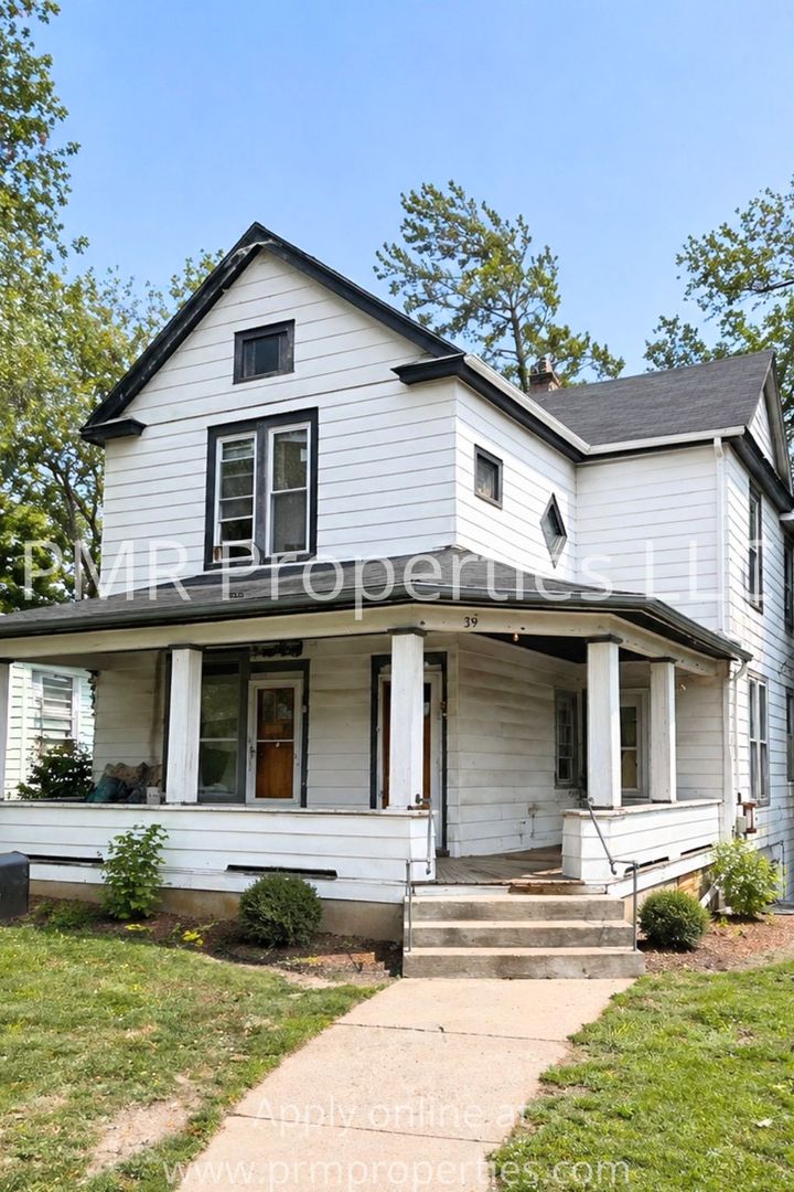 Council Bluffs Apartment: 319 N 1st Street