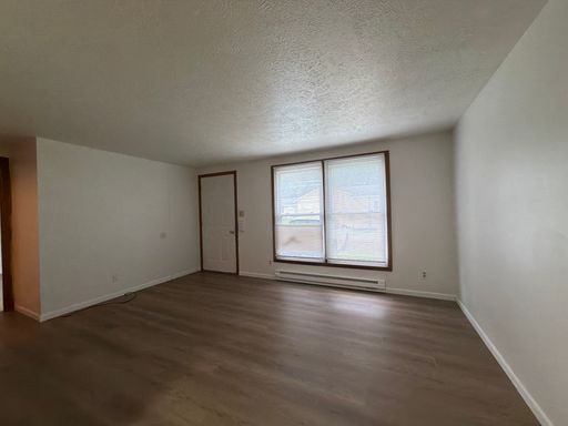 Main Level 2 Bedroom Duplex in Wakarusa!