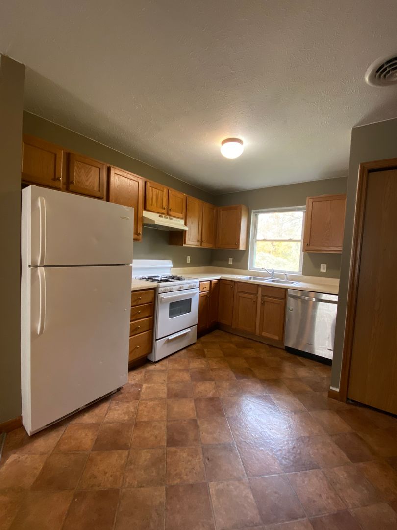 Goshen Apartment: 261 Woodridge Court