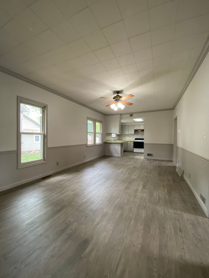 Elkhart House: 1127 Maple Row