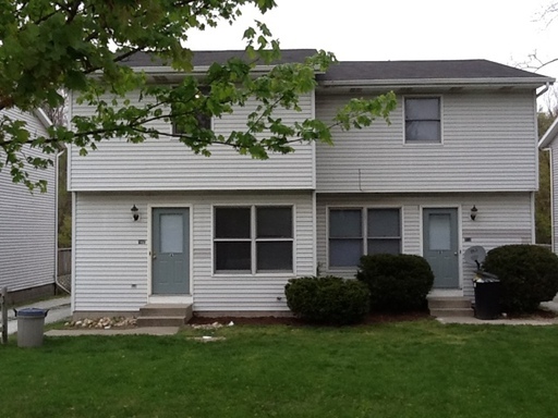 3 Bedroom Duplex with Central Air Conditioning! – photo 1
