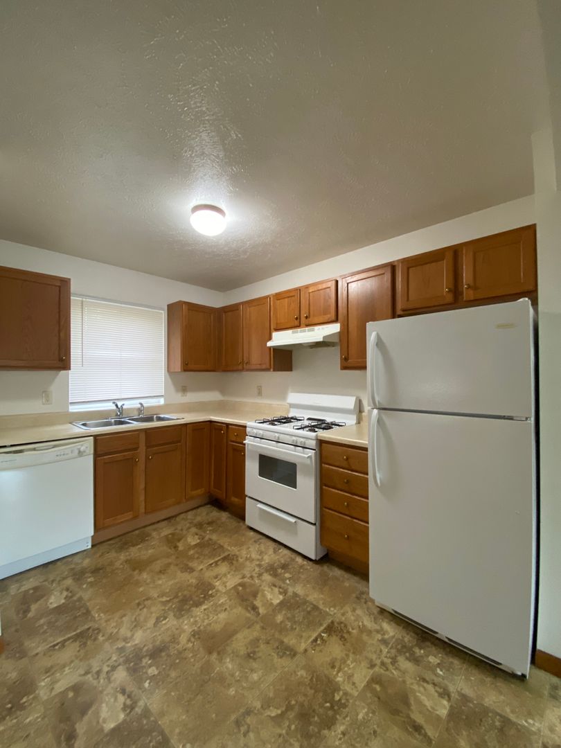 Goshen Apartment: 265 Woodridge Court