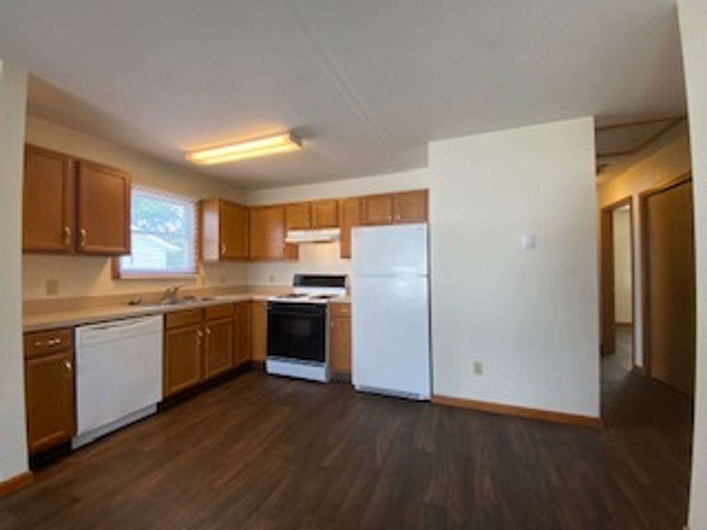 Nappanee Apartment: 214 Stonewall Court