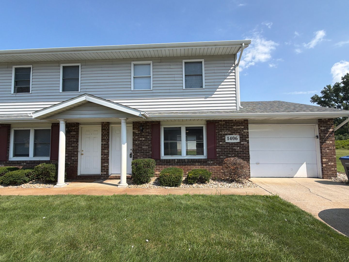 Elkhart Apartment: 1406 County Road 6 East