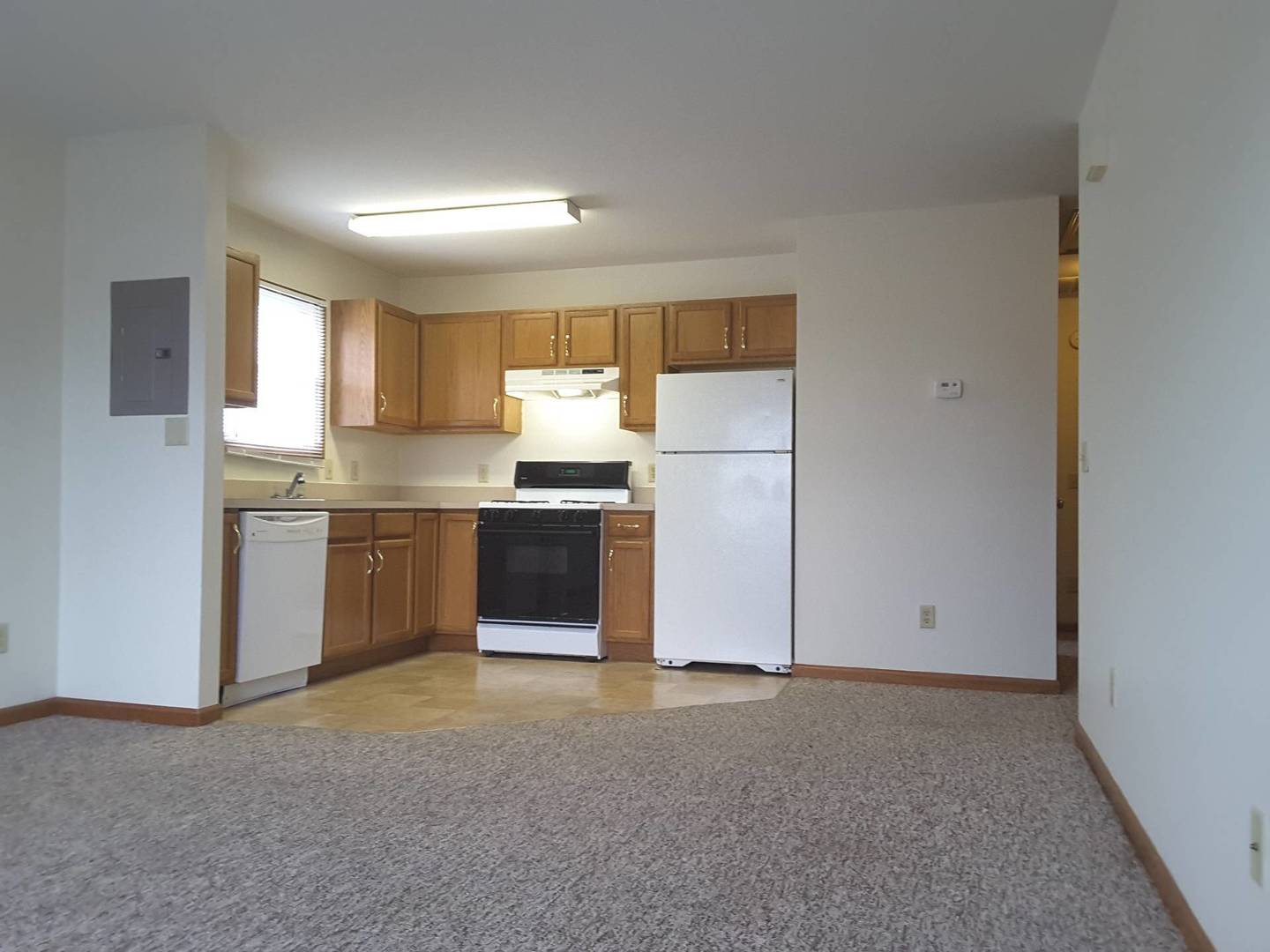 Nappanee Apartment: 215 Stonewall Court