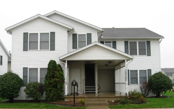 Nappanee Apartment: 217 Stonewall Court