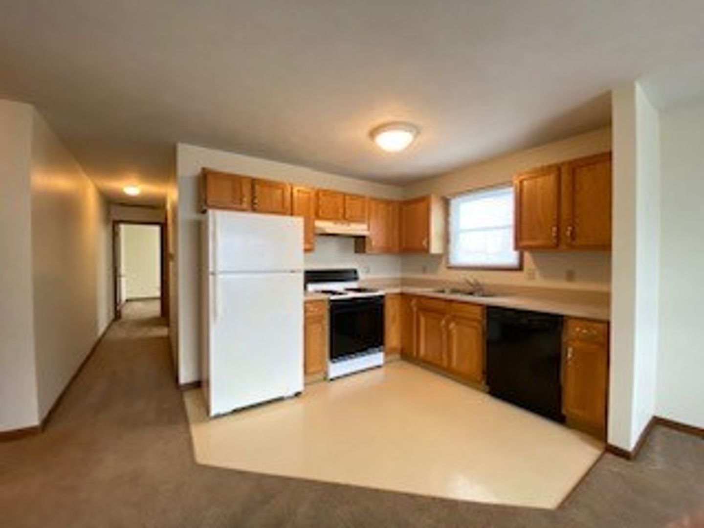 Nappanee Apartment: 209 Stonewall Court