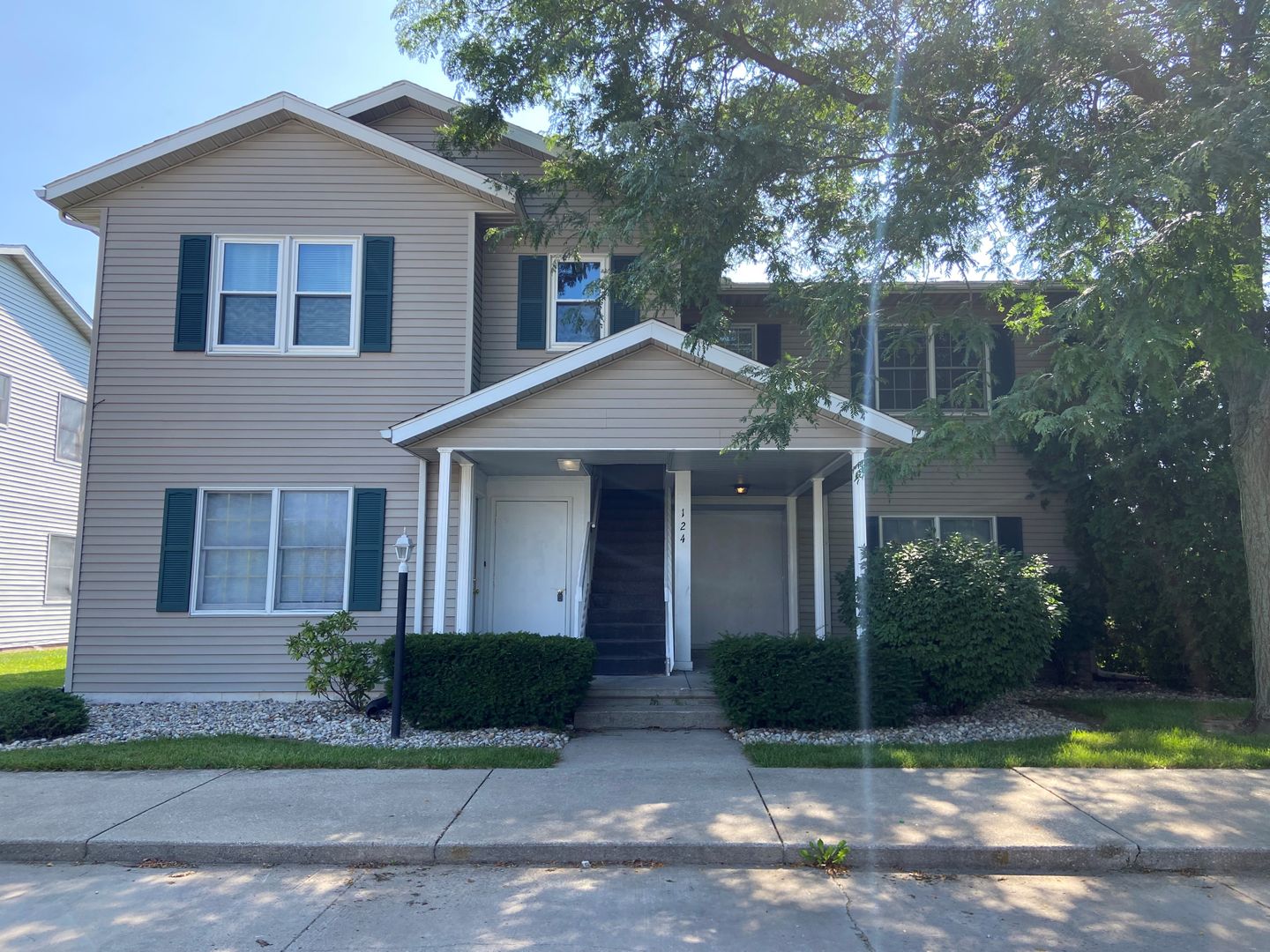 Goshen Apartment: 124 S Silverwood Ln