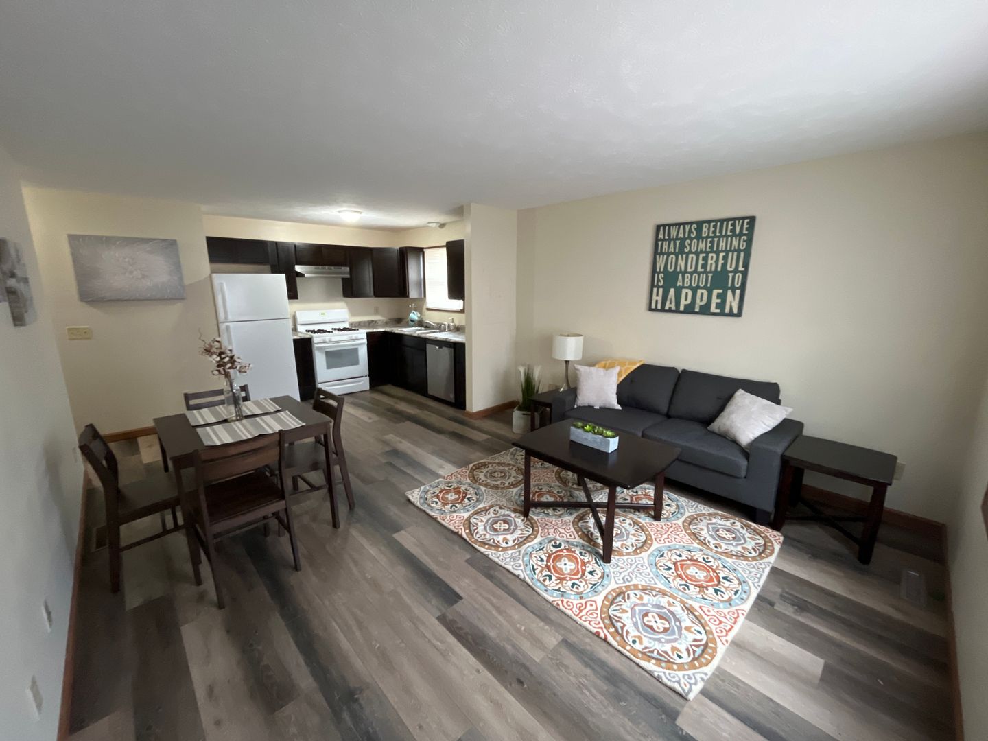 Nappanee Apartment: 213 Stonewall Court