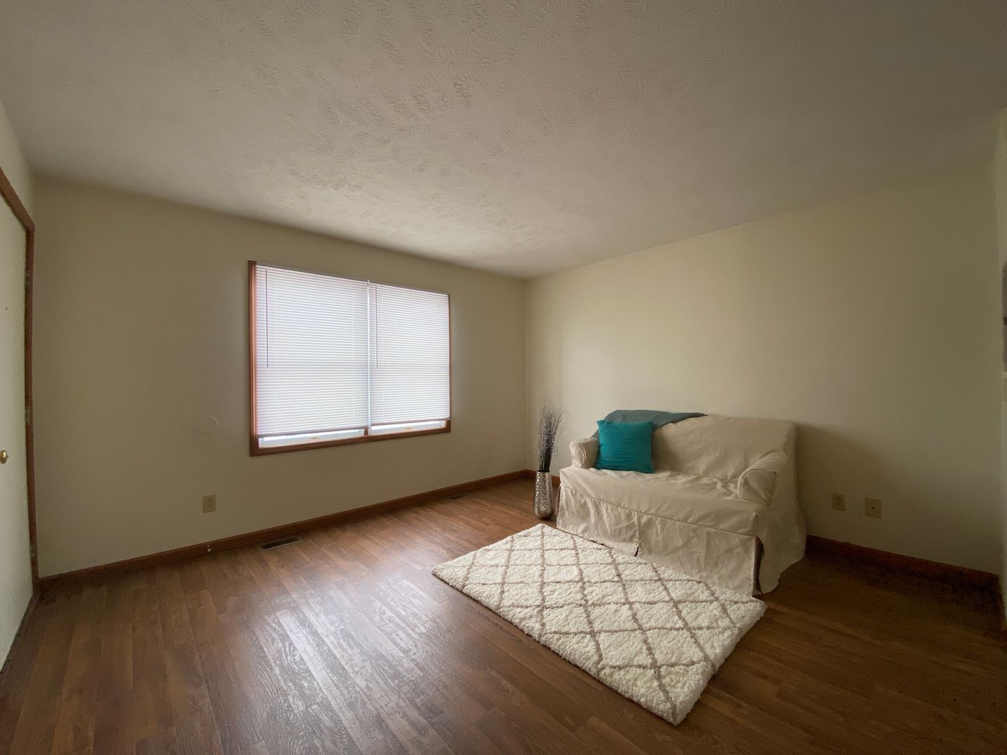 Nappanee Apartment: 217 Stonewall Court