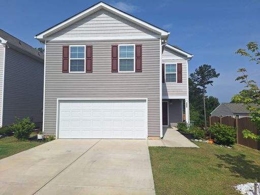 Lovely Four Bedroom Home Approximately 5 Minutes Away from Gate Ft Jackson and 30 Minutes from Shaw Air Force Base! – photo 1