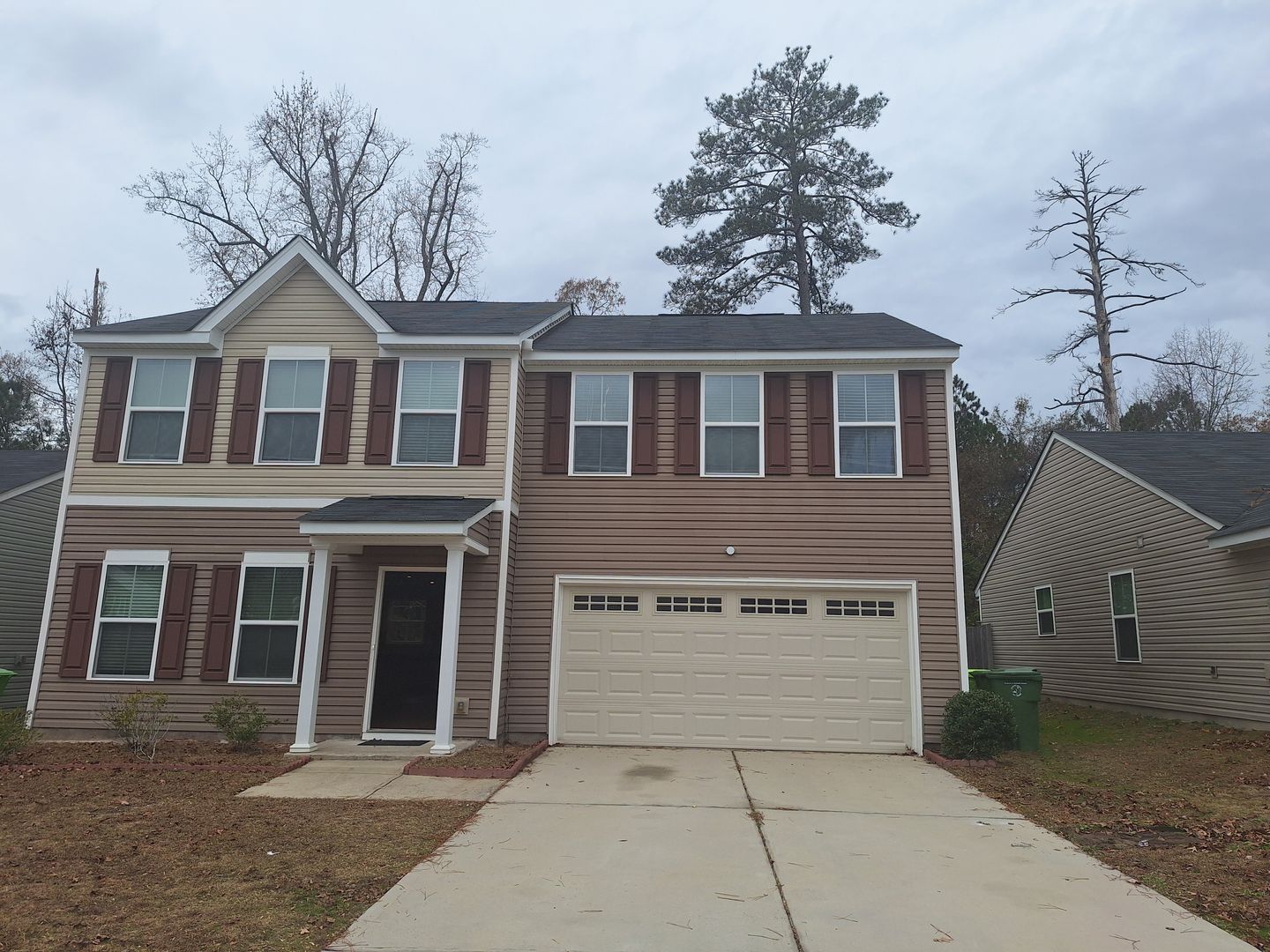 Columbia House: 1108 Lake Village Drive