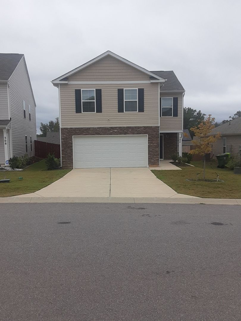 Columbia House: 304 Sandbach Rd