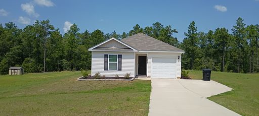 Adorable Three Bedroom Home Nestled in Lugoff SC