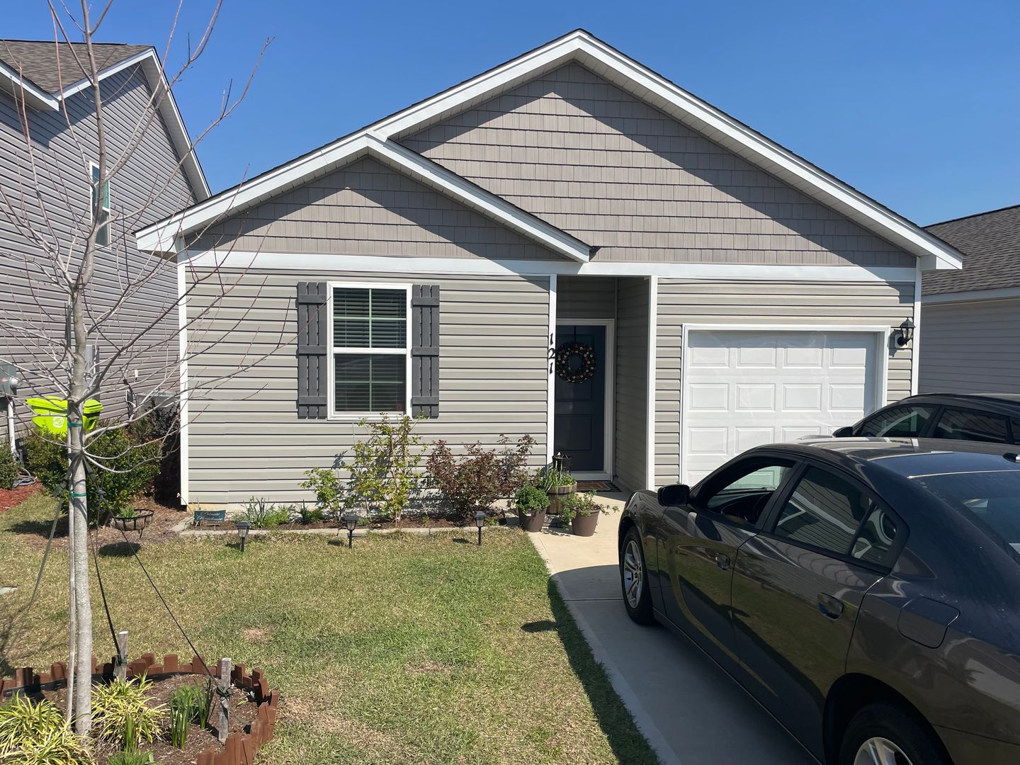 Columbia House: 121 Hunters Branch Drive