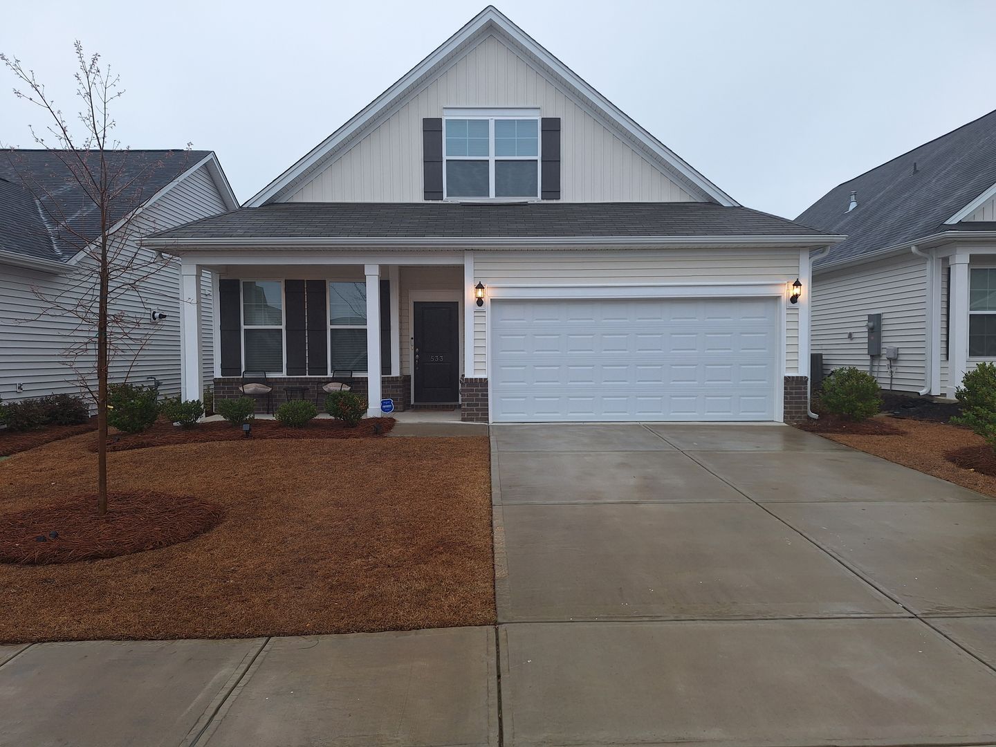 Columbia House: 533 Ludlow Lane