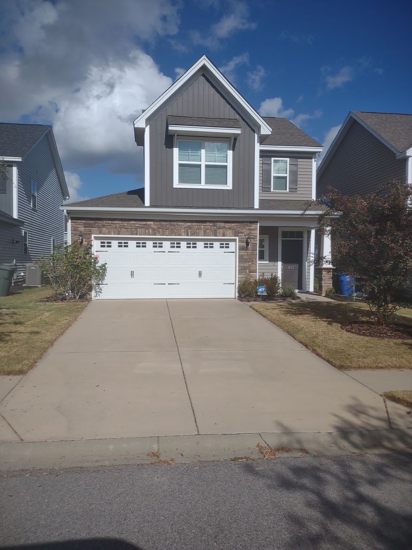 Elgin House: 911 Tuxford Trail