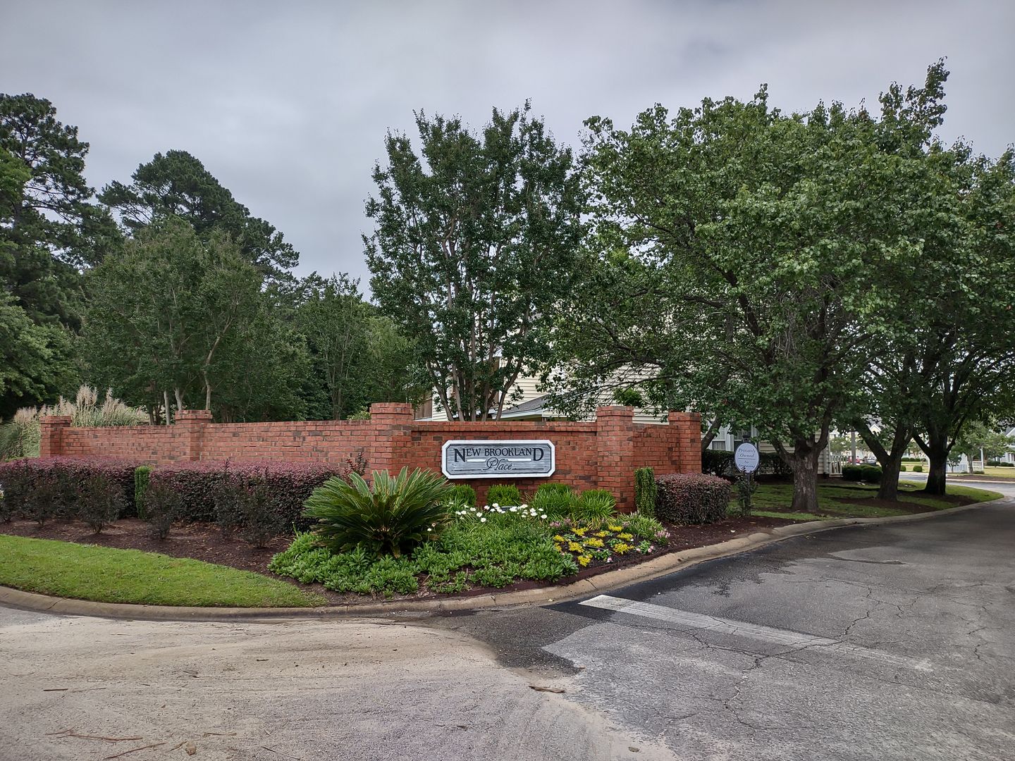 West Columbia House: 402 New Brookland Place