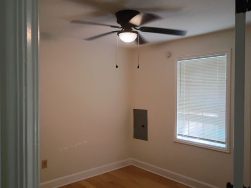 Cute Two Bedroom Home Ready to Call "Home!" – photo 1