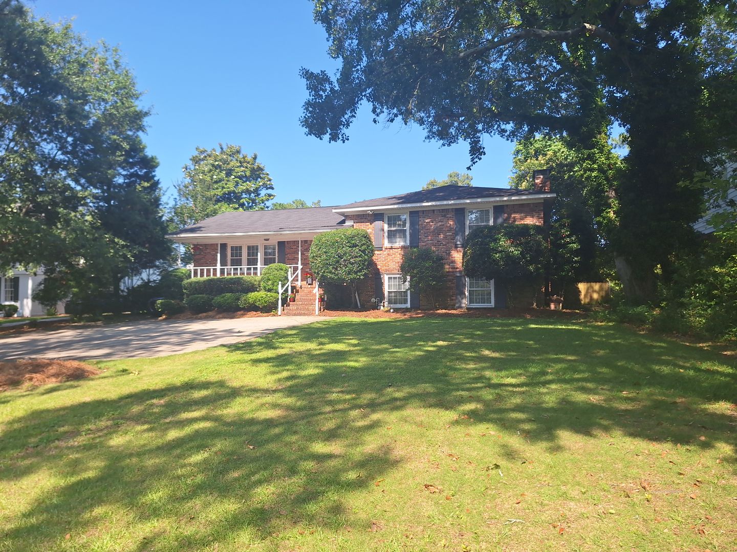 Columbia House: 755 Cross Hill Rd