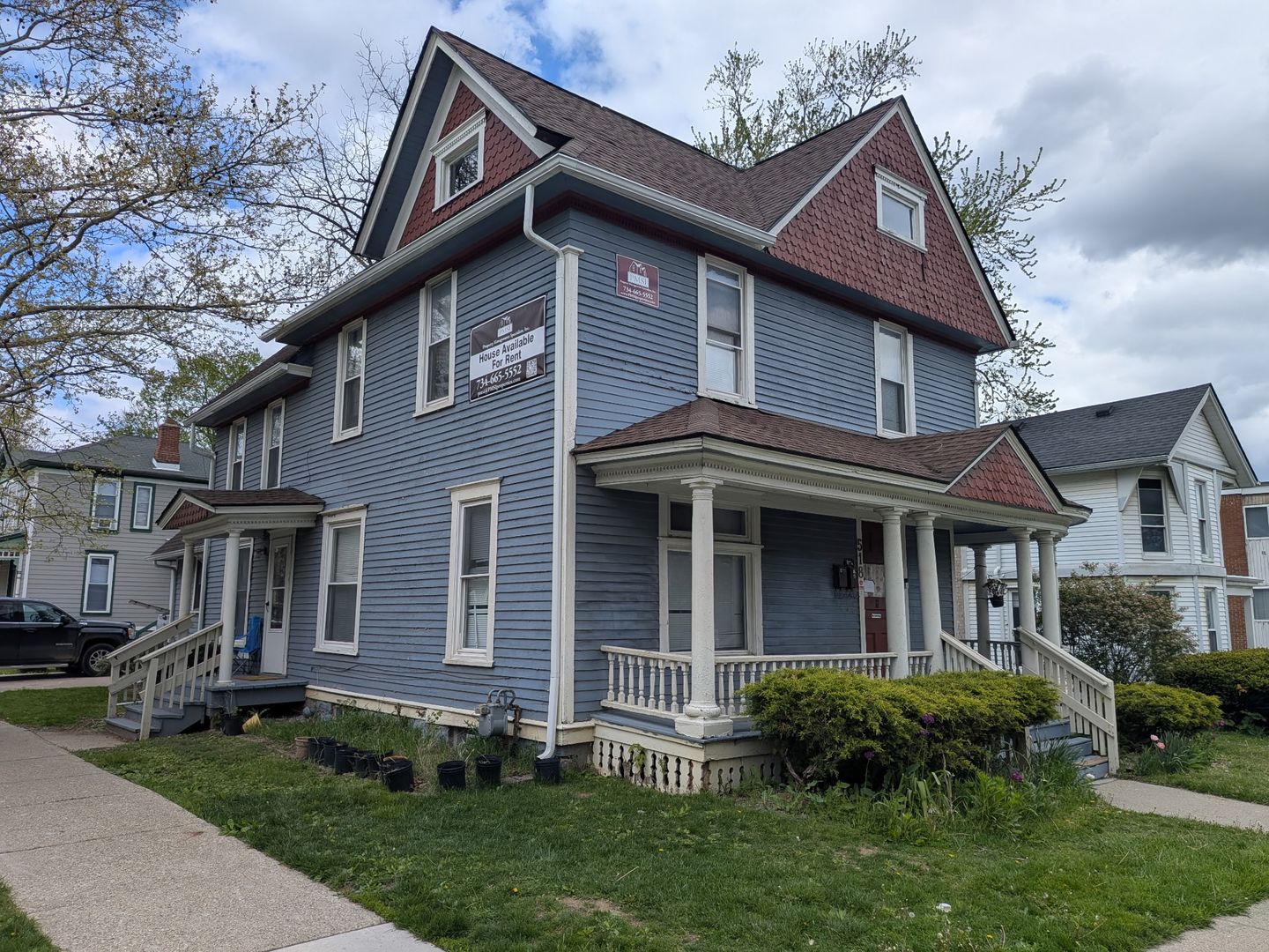 Ypsilanti Apartment: 518 Washtenaw Ave.