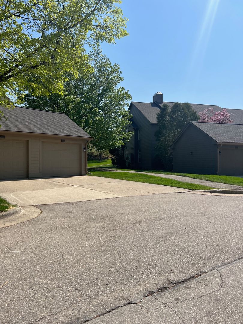 Ann Arbor Condo: 2074 Bent Trail Ct.