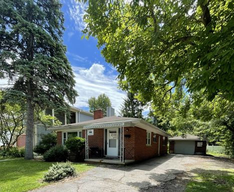 **BACK TO SCHOOL SPECIAL--ONE MONTH FREE** 5BD/3BATH 1000 WOODLAWN – photo 1