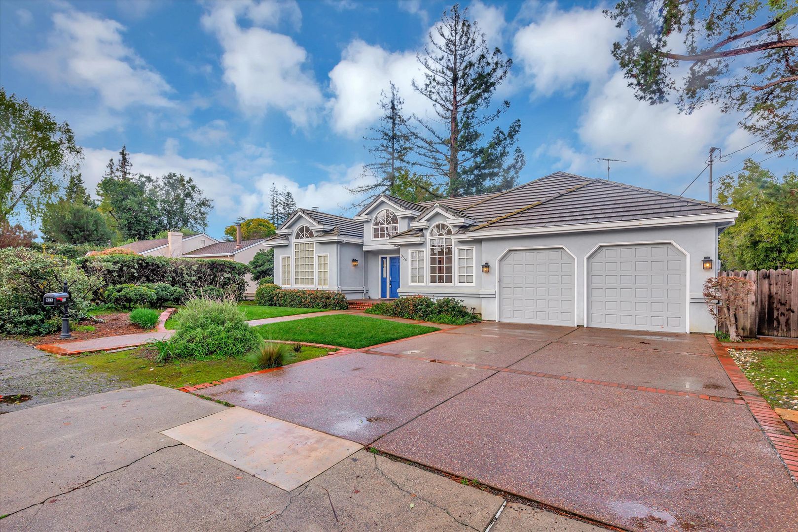 Los Altos House: 954 Russell Ave