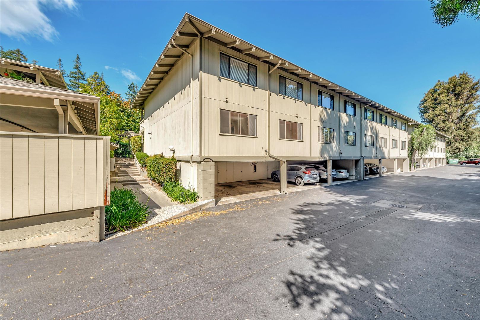 Saratoga Condo: 14333 Saratoga Ave Apt 1