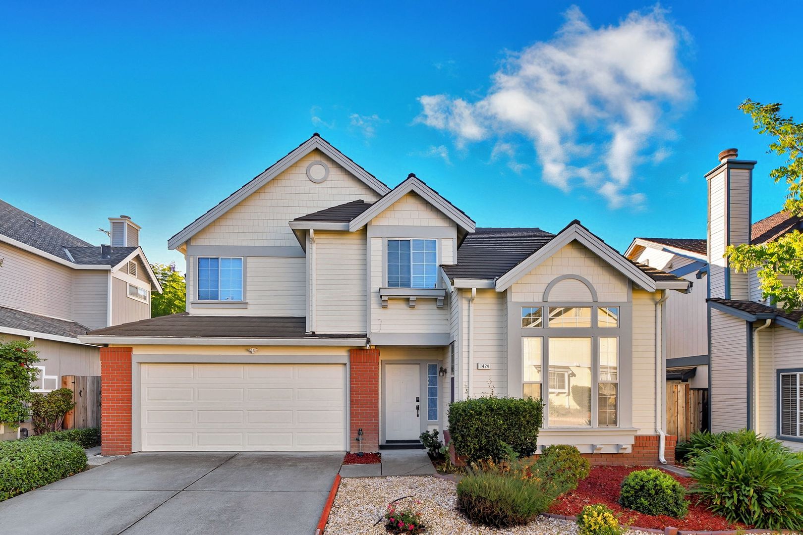 Updated Family Spacious Home w/ Fenced in Backyard Patio