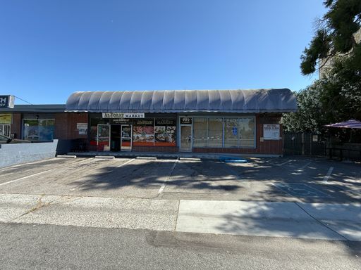 Great High Traffic Location – photo 1