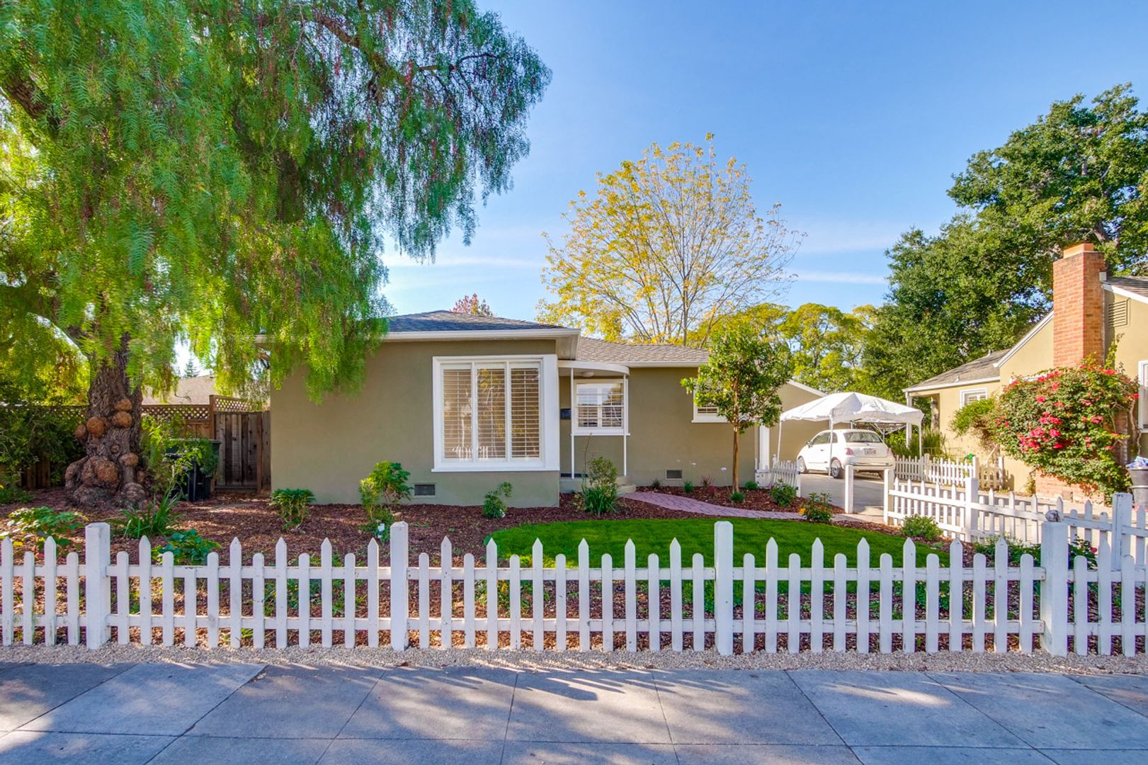 Palo Alto House: 2990 Cowper St