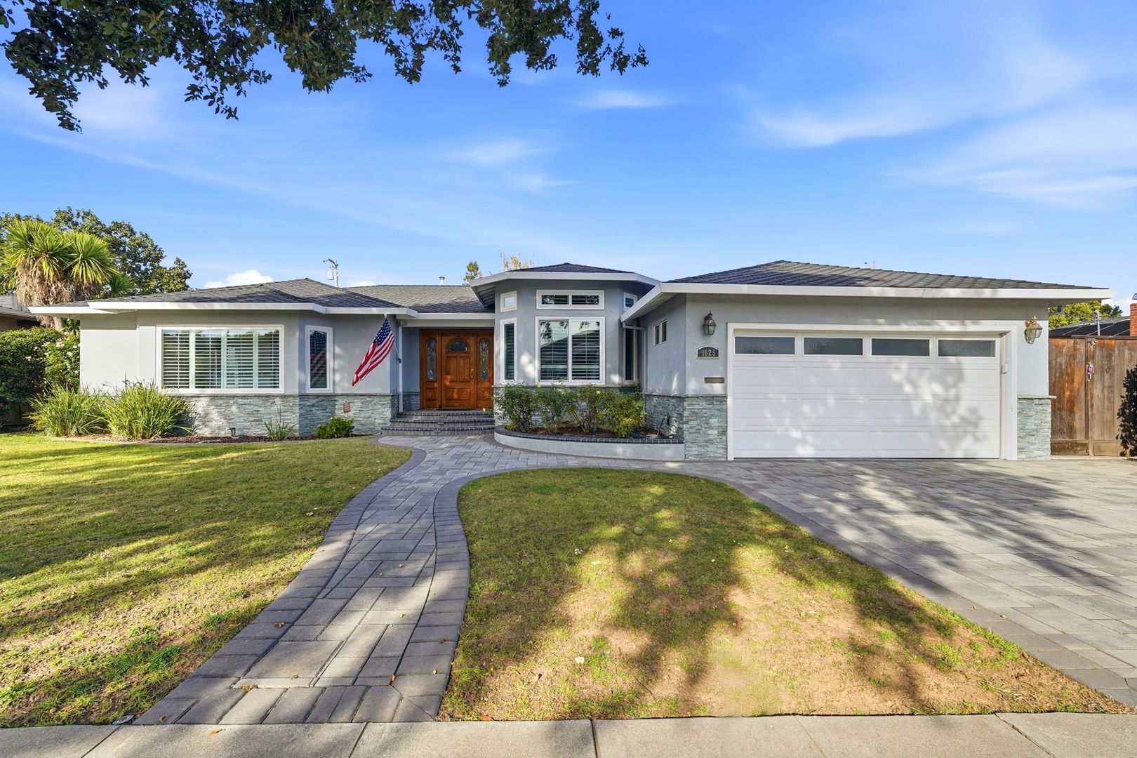 Sunnyvale House: 1025 Celilo Dr