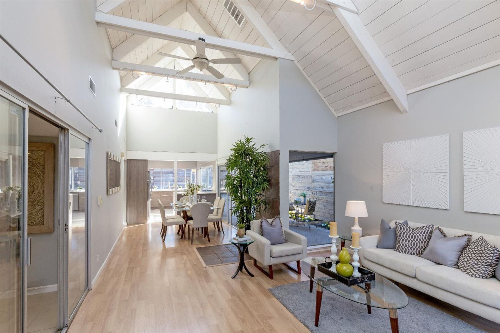 Sunnyvale House: 522 Davenport Ct