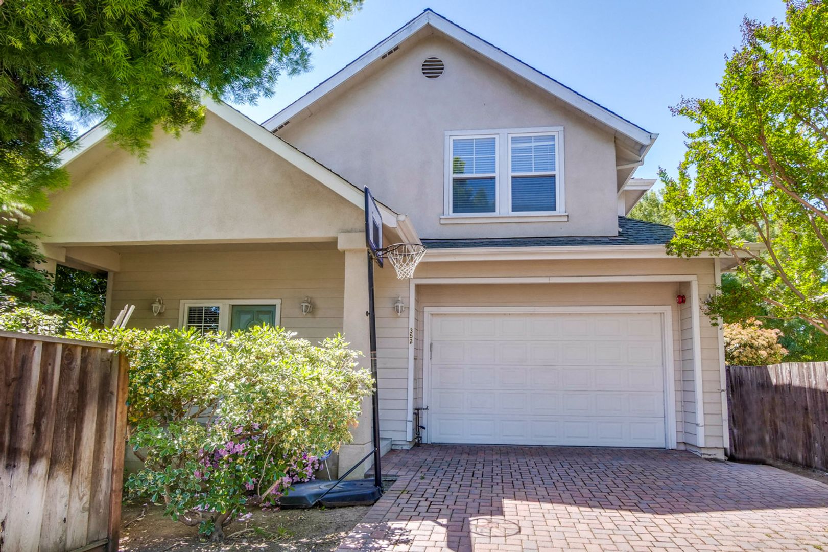 Sunnyvale House: 352 Beemer Ave