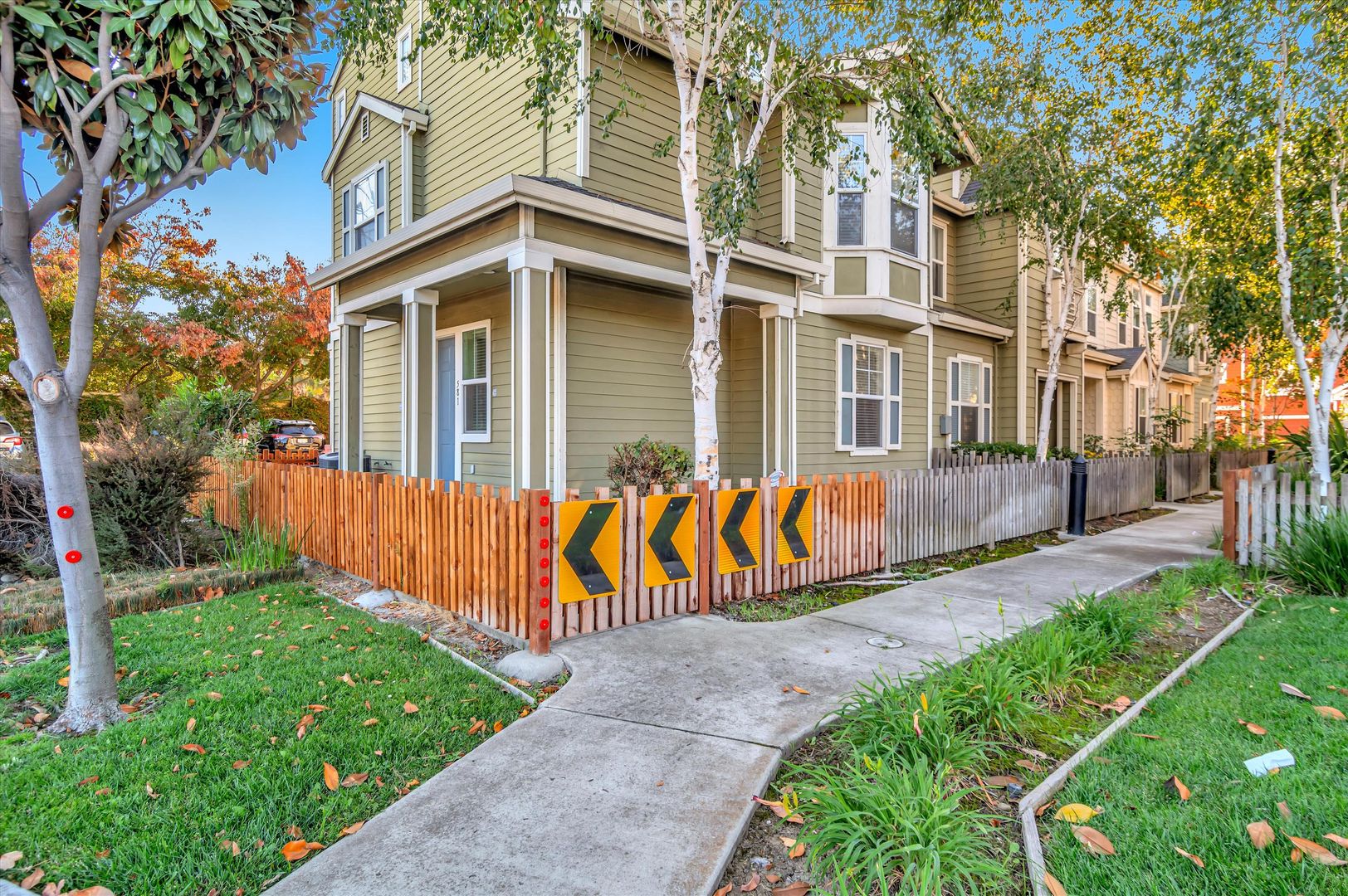 Sunnyvale Townhome: 581 Bridgeport Ter