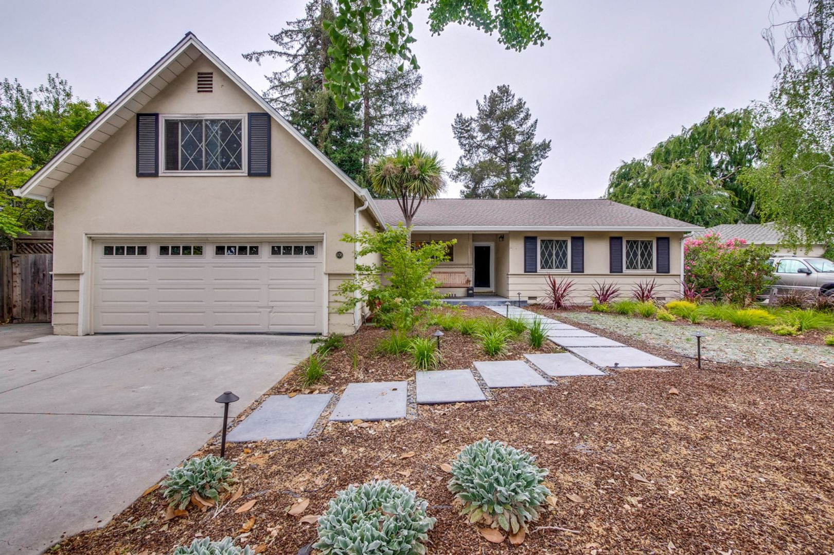 Palo Alto House: 608 Wellsbury Ct