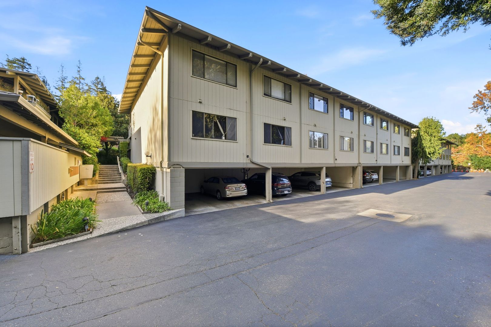 Saratoga Condo: 14333 Saratoga Ave Apt 1