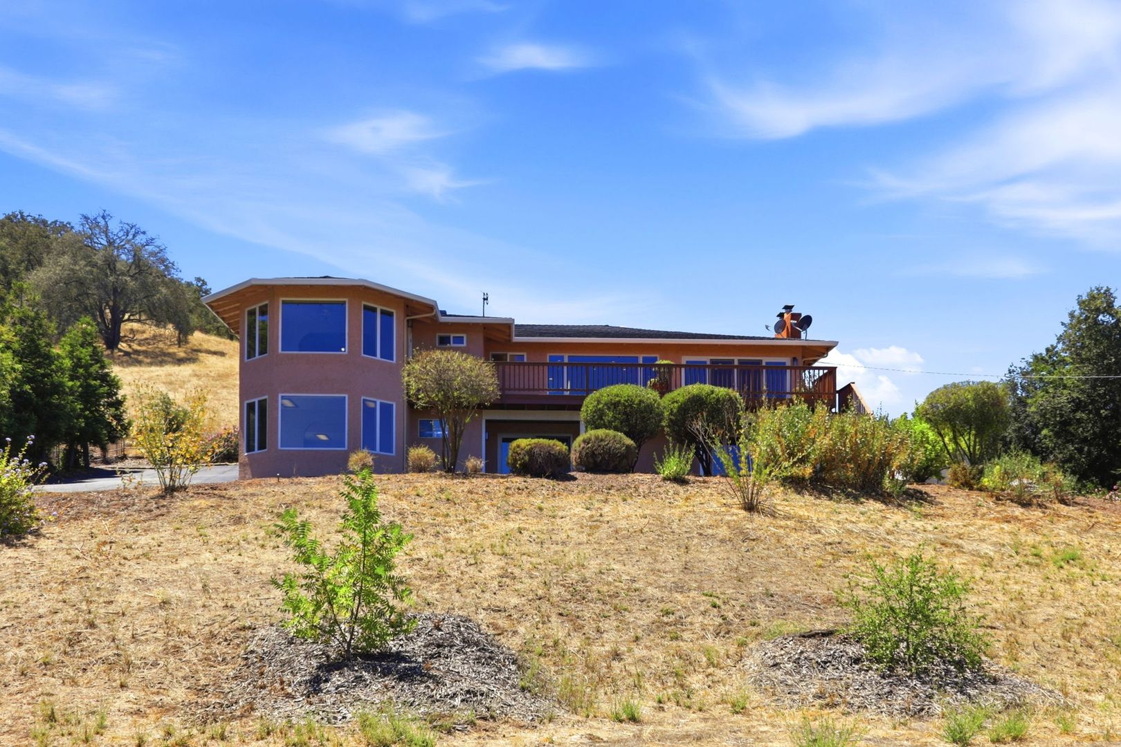 San Jose House: 19563 Almaden Rd