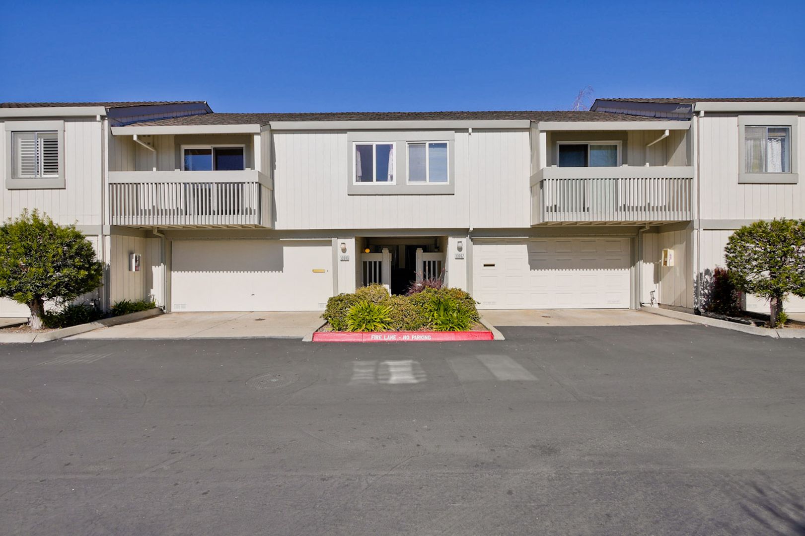 Cupertino Townhome: 10995 Northseal Sq