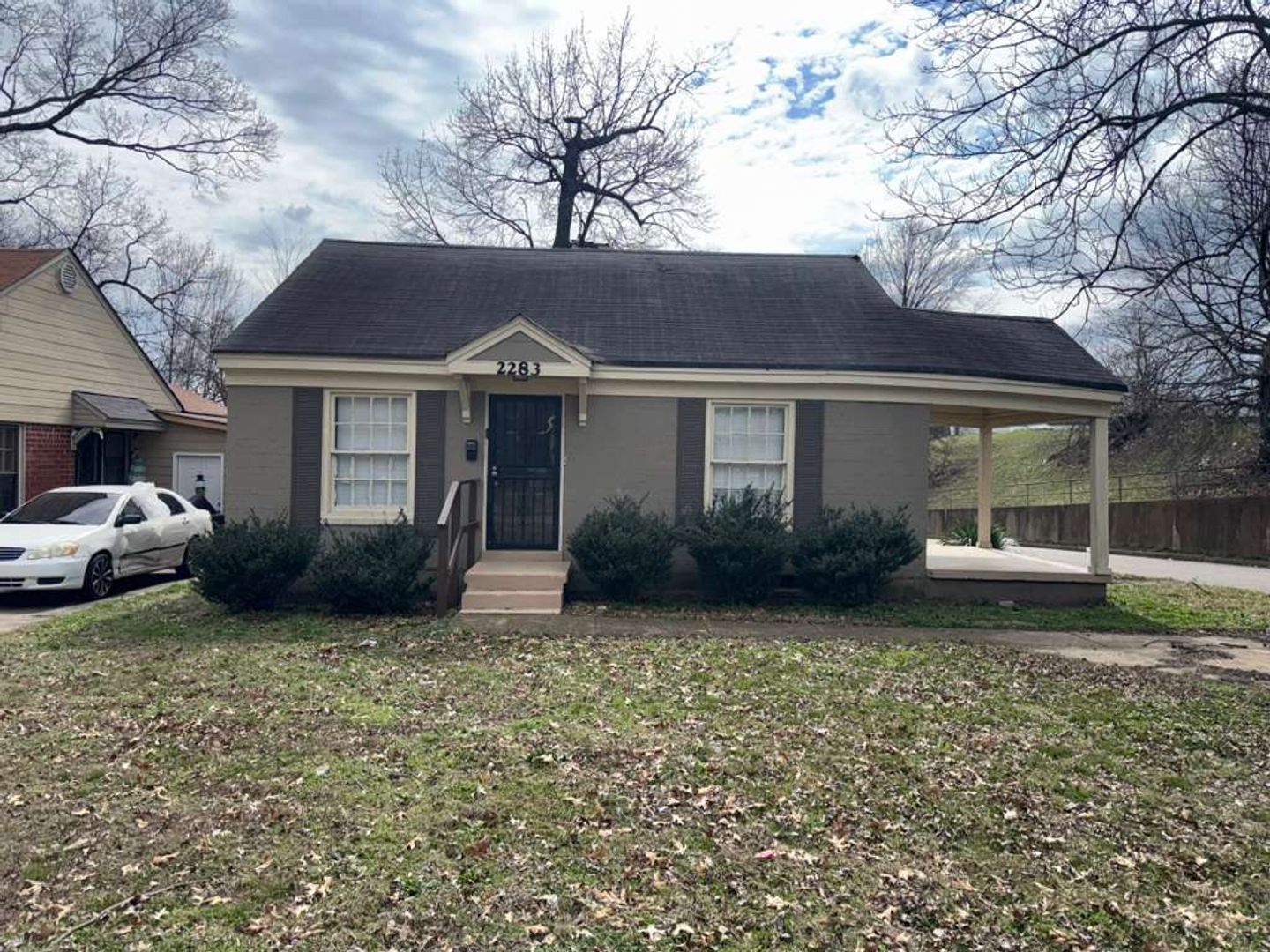 Memphis House: 2283 Poe Avenue