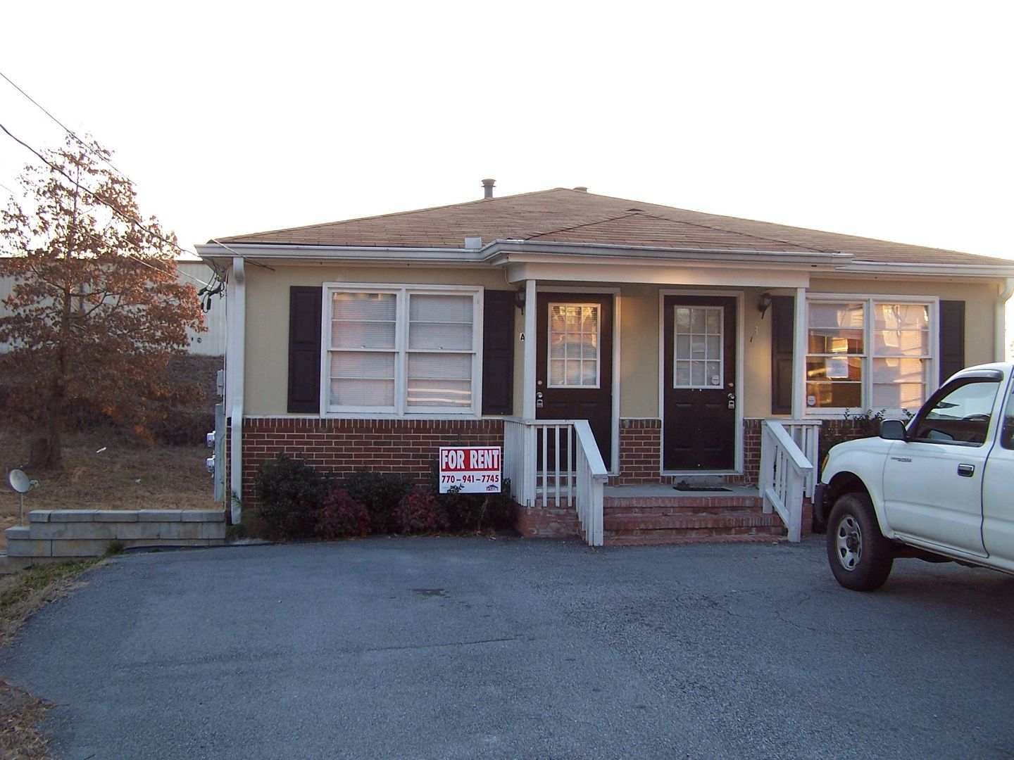 Austell Apartment: 5911 5913 Peco Lane