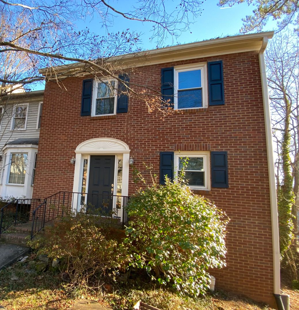 Marietta Townhome: 1435 Old Virginia Court SE