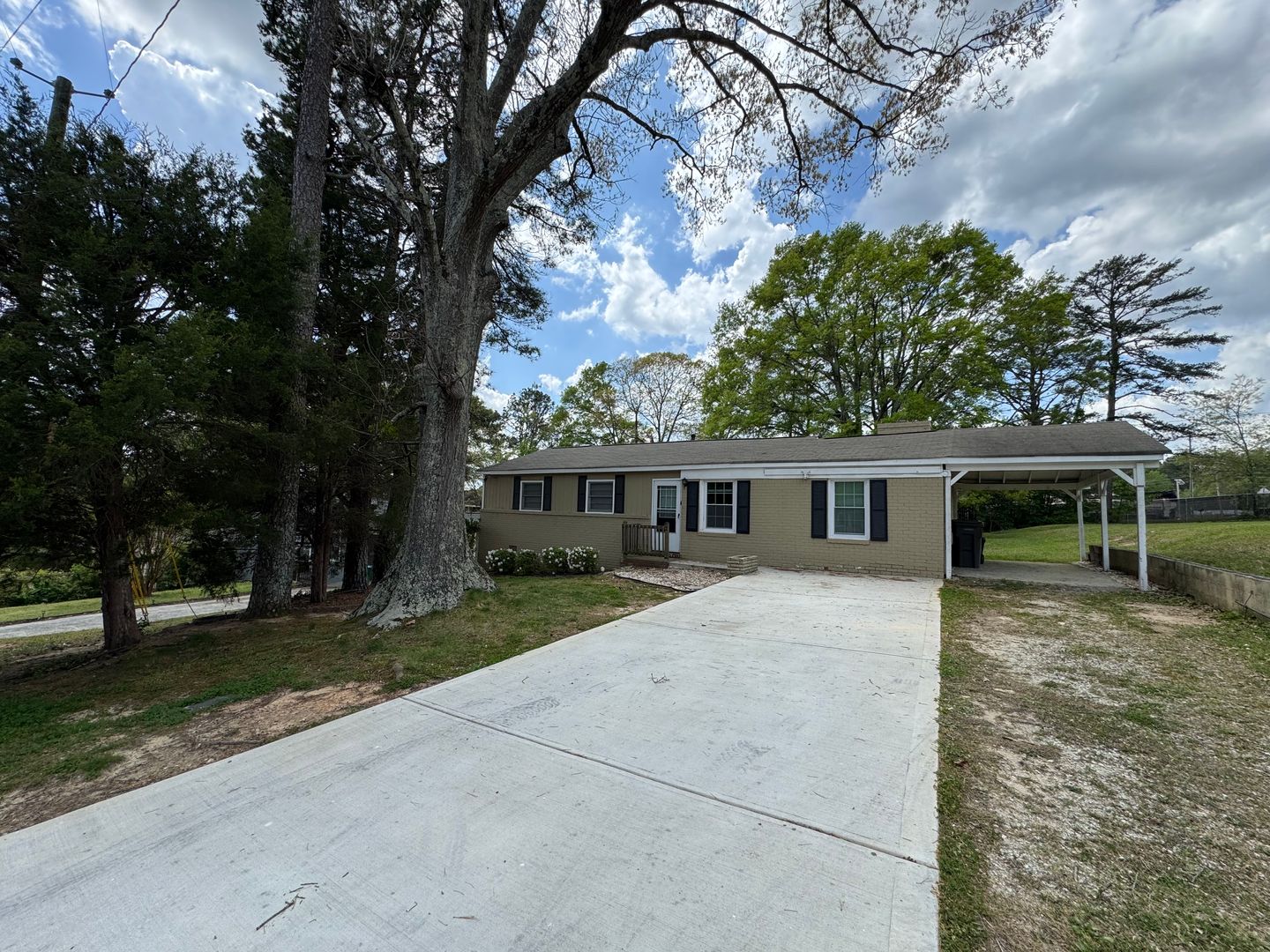 Austell House: 5910 Peco Lane - 5910