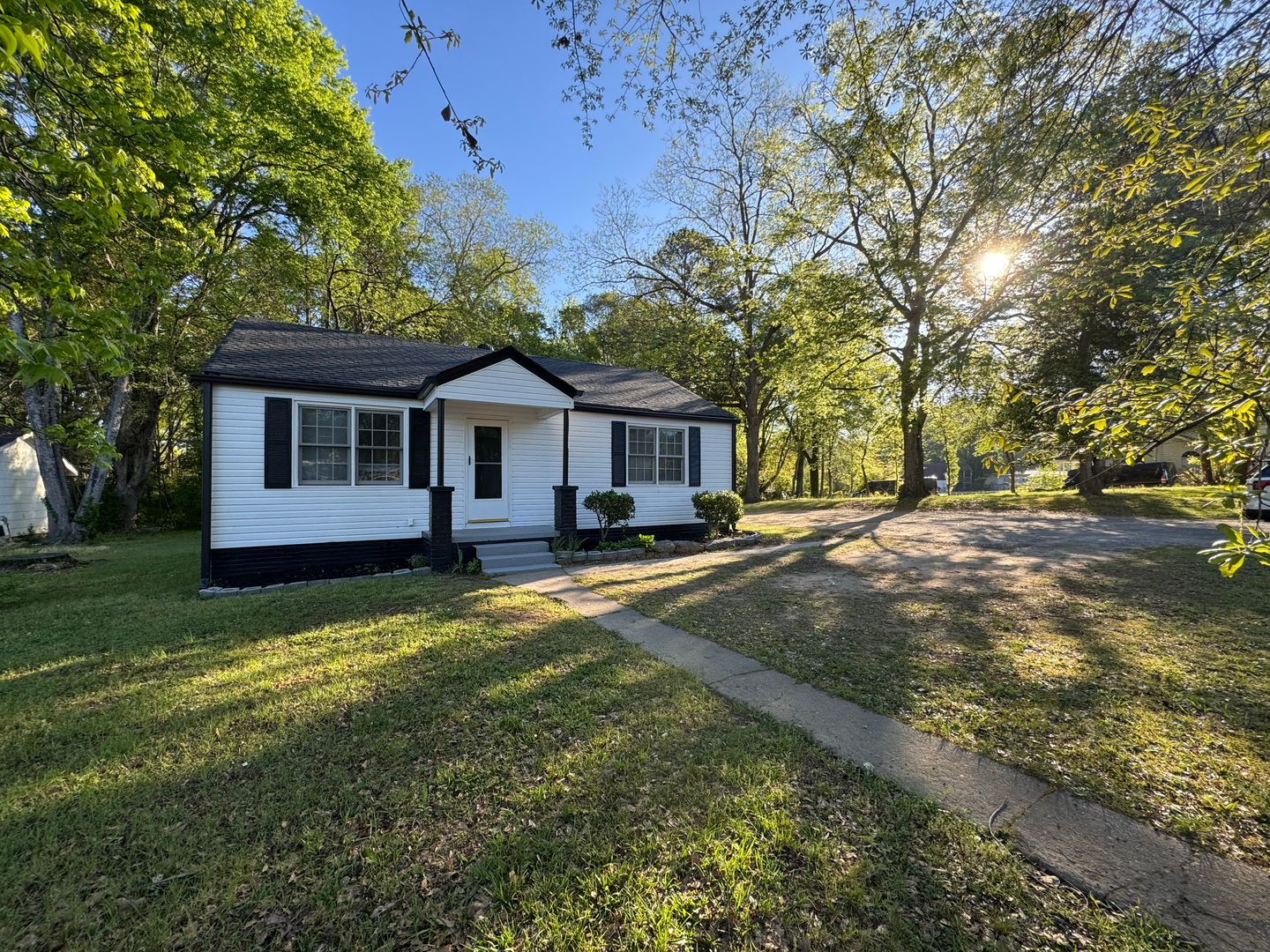 Austell House: 5641 Austell Powder Springs Road