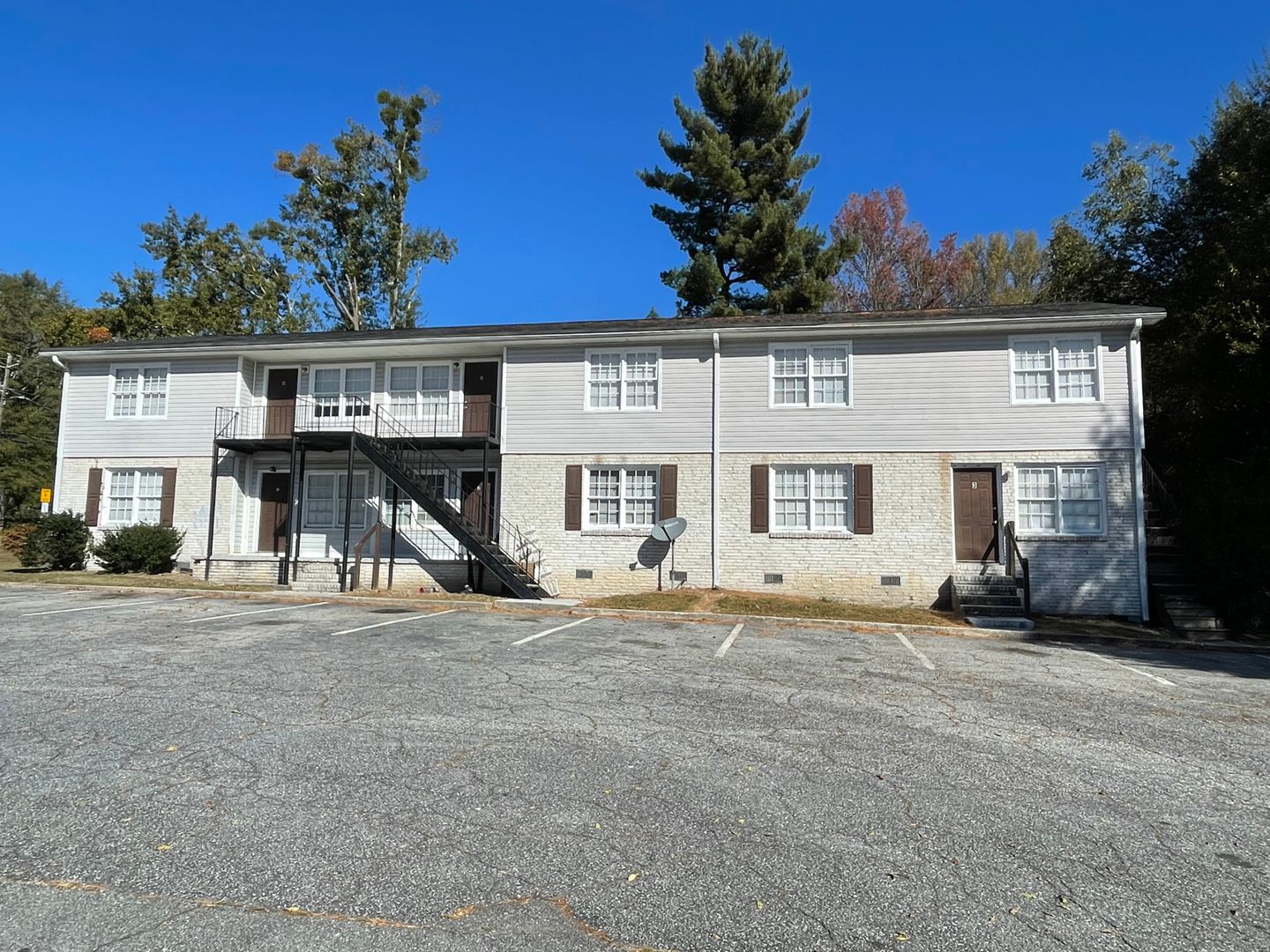 Austell Apartment: 2990 Line Street