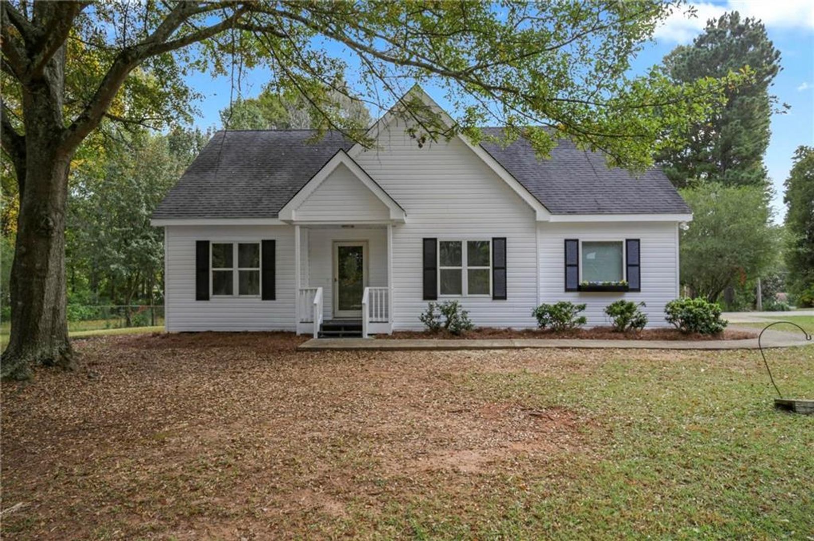 Villa Rica House: 1312 Lake Paradise Road
