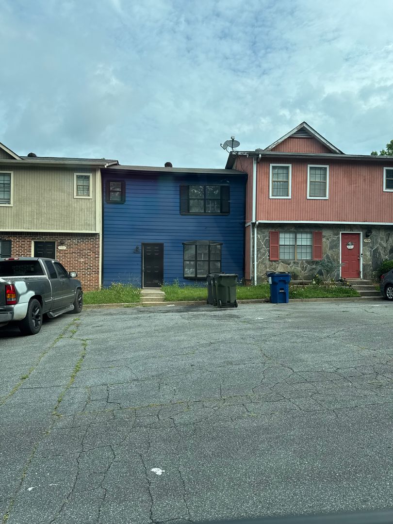 Austell Townhome: 1966 Padgett Drive